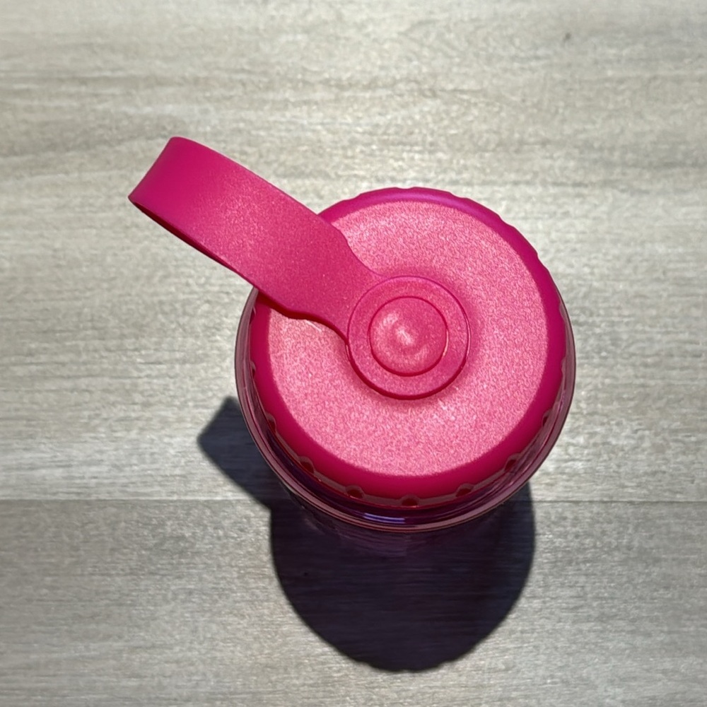 NWOT Clinique Water Bottle, Barbie Pink (BPA Free) - Picture 4 of 4